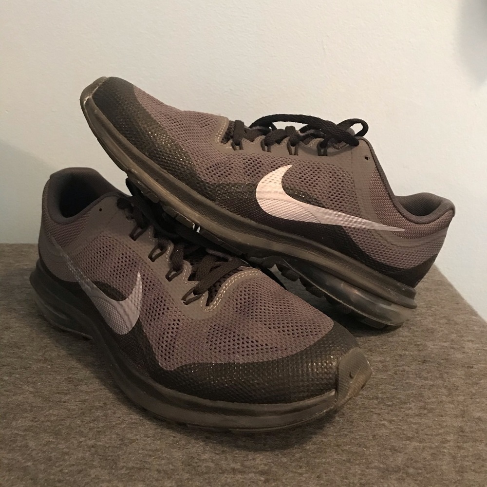 Nike Tennis Shoes
